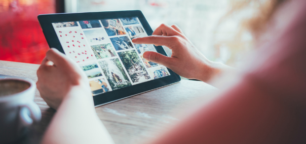 restaurant owner using content creation tools to fuel her restaurant branding strategy
